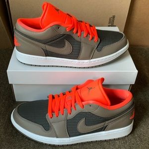 Jordan 1 Low SE ‘Newsprint’ (Wmns)